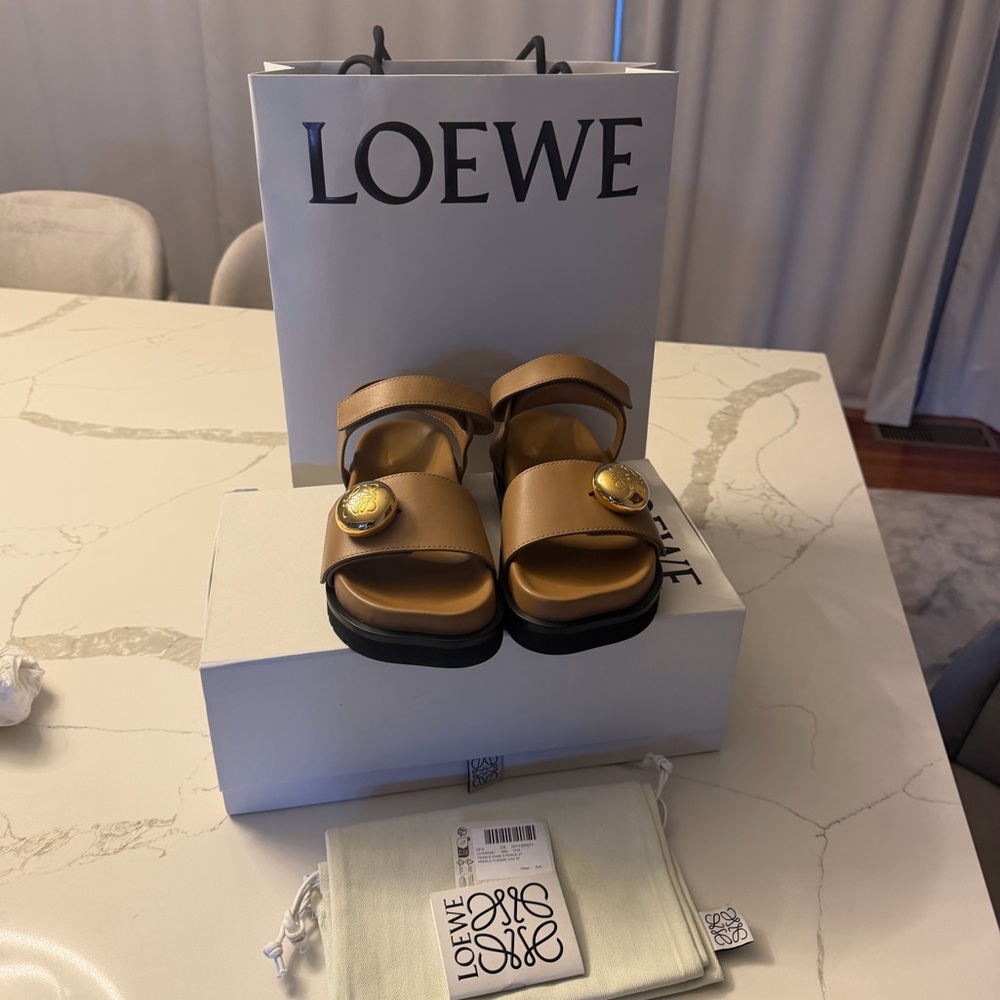 Brand new Loewe stylish sandals